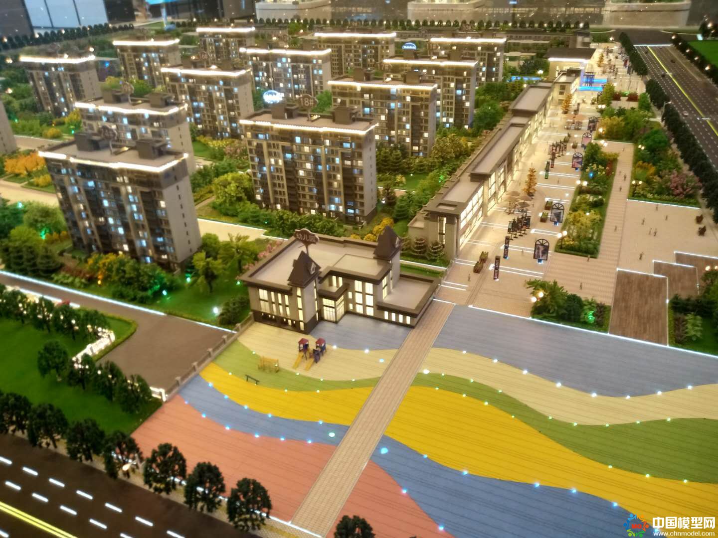 樓盤沙盤模型制作、別墅沙盤模型制作、城市規(guī)劃沙盤制作、建筑模型設(shè)計制作、工業(yè)模型設(shè)計制作、數(shù)字多媒體沙盤制作