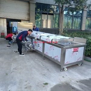 蒸煮機安裝現場2.jpg